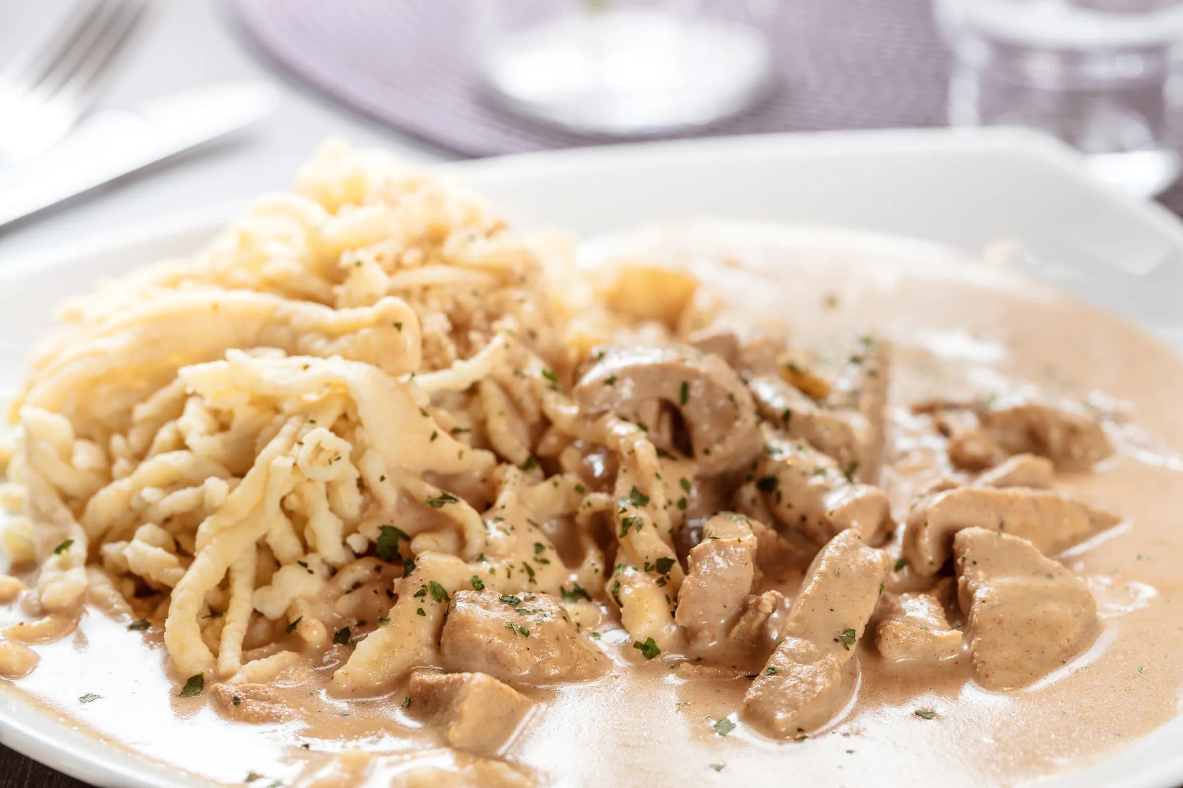 Cognac-Geschnetzeltes mit Spätzle